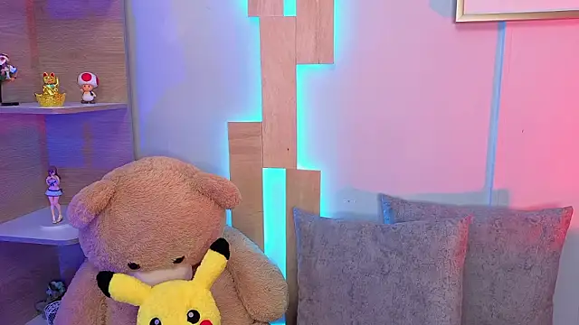 Snapshot of Taylor__0 chatting on March 2026 01:06:01 PM Taylor 0 online show from March 2026 01:06:01 PM