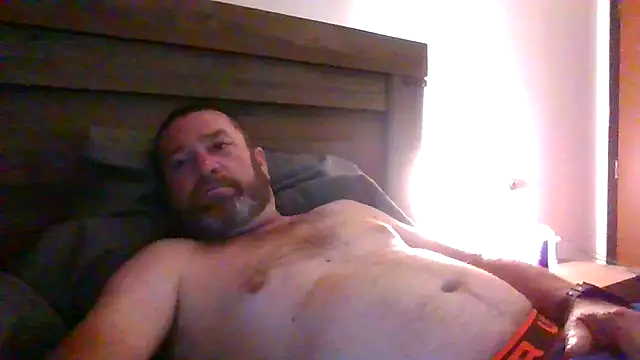 Snapshot of Beaededpainter chatting on May 2026 06:27:01 PM Beaededpainter online show from May 2026 06:27:01 PM
