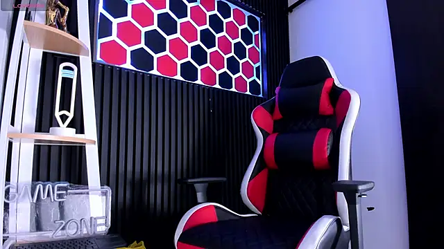 Max Hader  online show from March 2026 03:01:01 AM