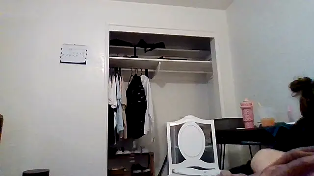 TallHungandCloudy69 online show from April 2026 09:45:02 AM