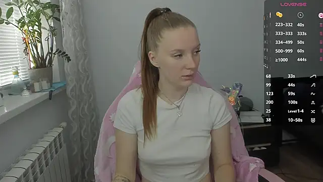 Snapshot of Mary_Blu chatting on October 2025 09:54:02 AM Mary Blu online show from October 2025 09:54:02 AM