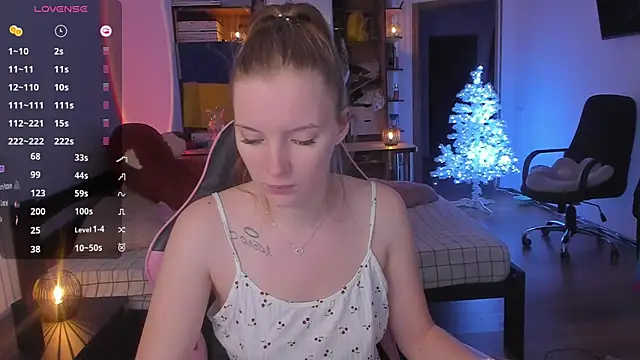 Mary Blu online show from December 2025 11:28:01 AM