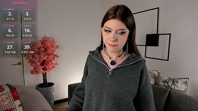 Snapshot of Glowia chatting on April 2026 07:13:02 AM Glowia online show from April 2026 07:13:02 AM