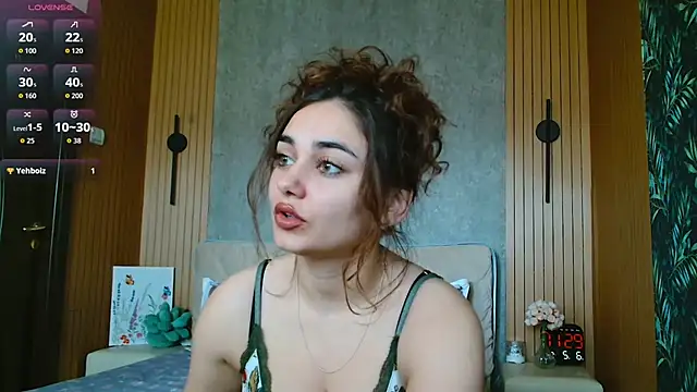 Snapshot of KatarinaHeaven chatting on May 2026 08:30:01 AM KatarinaHeaven online show from May 2026 08:30:01 AM