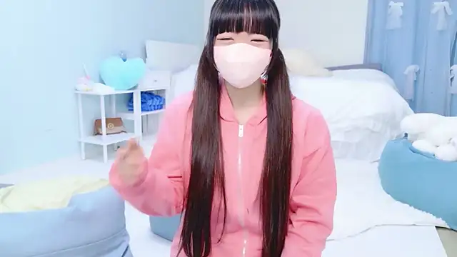 Snapshot of Hime_na chatting on May 2026 09:37:01 AM Hime na online show from May 2026 09:37:01 AM