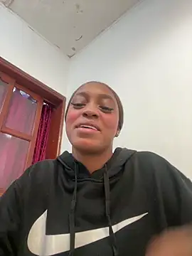 Snapshot of LiaTrainor chatting on March 2026 12:44:02 PM LiaTrainor online show from March 2026 12:44:02 PM