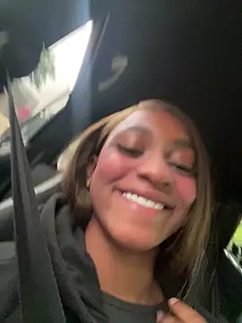 Snapshot of LiaTrainor chatting on March 2026 12:30:01 PM LiaTrainor online show from March 2026 12:30:01 PM