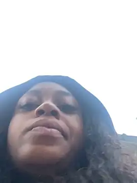 Snapshot of LiaTrainor chatting on April 2026 11:10:01 AM LiaTrainor online show from April 2026 11:10:01 AM