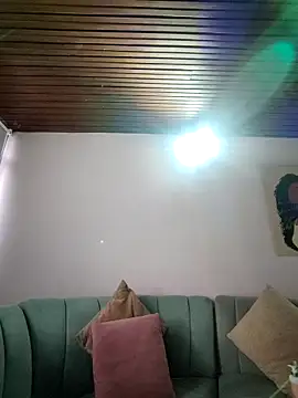 Snapshot of Im_Luuu chatting on April 2026 11:05:02 AM Im Luuu online show from April 2026 11:05:02 AM