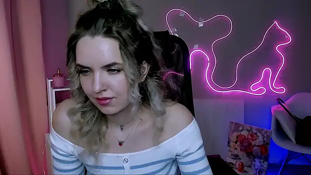 Snapshot of AliceSmite chatting on March 2026 03:28:02 PM AliceSmite online show from March 2026 03:28:02 PM