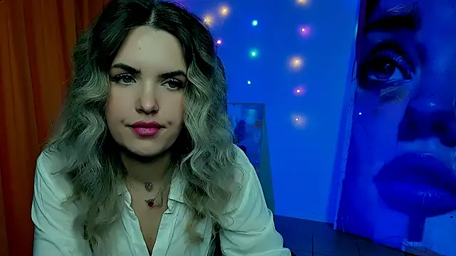 Snapshot of AliceSmite chatting on March 2026 10:33:02 AM AliceSmite online show from March 2026 10:33:02 AM