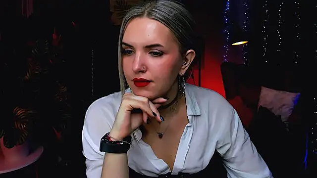 Snapshot of AliceSmite chatting on March 2026 10:48:02 AM AliceSmite online show from March 2026 10:48:02 AM