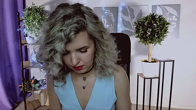 Snapshot of AliceSmite chatting on April 2026 02:55:02 PM AliceSmite online show from April 2026 02:55:02 PM