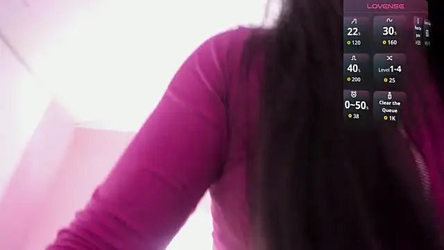 Snapshot of Emily_Roussee chatting on April 2026 11:31:01 AM Emily Roussee online show from April 2026 11:31:01 AM