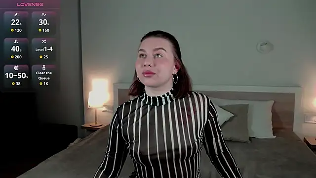 Snapshot of HermioneMoon chatting on April 2026 12:47:02 PM HermioneMoon online show from April 2026 12:47:02 PM