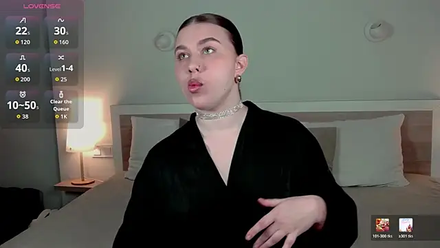 Snapshot of HermioneMoon chatting on April 2026 03:21:02 PM HermioneMoon online show from April 2026 03:21:02 PM