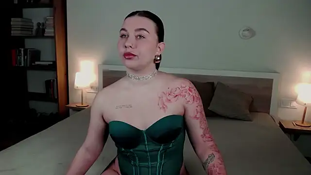 Snapshot of HermioneMoon chatting on April 2026 03:30:02 PM HermioneMoon online show from April 2026 03:30:02 PM