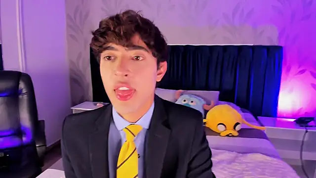 Snapshot of MatthewMoore_ chatting on April 2026 12:33:01 AM MatthewMoore online show from April 2026 12:33:01 AM