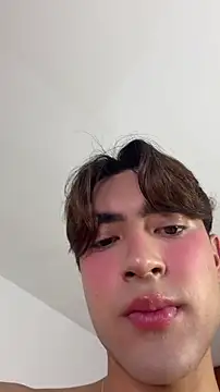 Snapshot of MatthewMoore_ chatting on April 2026 01:19:01 AM MatthewMoore online show from April 2026 01:19:01 AM