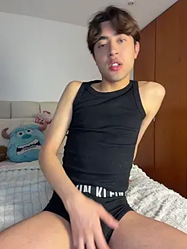 Snapshot of MatthewMoore_ chatting on June 2026 02:14:02 AM MatthewMoore online show from June 2026 02:14:02 AM