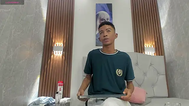 Snapshot of patrick_lovee chatting on April 2026 01:44:02 PM patrick lovee online show from April 2026 01:44:02 PM