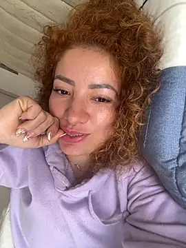 Snapshot of BlossomNicol chatting on April 2026 04:48:01 PM BlossomNicol online show from April 2026 04:48:01 PM