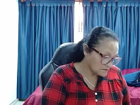 Snapshot of _BellaNocturna chatting on April 2026 06:09:01 PM BellaNocturna online show from April 2026 06:09:01 PM