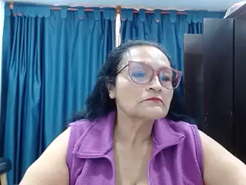 Snapshot of _BellaNocturna chatting on April 2026 10:27:01 PM BellaNocturna online show from April 2026 10:27:01 PM