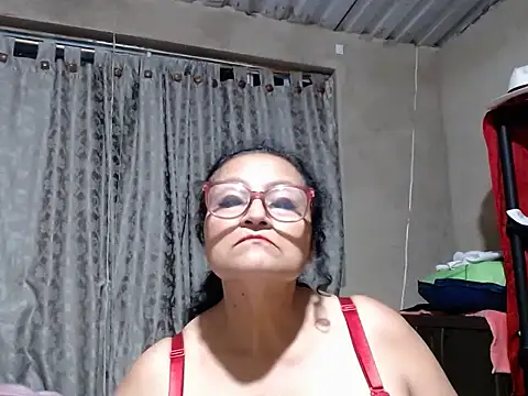 Snapshot of _BellaNocturna chatting on April 2026 01:53:01 AM BellaNocturna online show from April 2026 01:53:01 AM