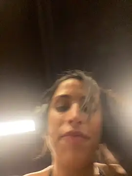 sweetwanda online show from April 2026 04:33:02 PM