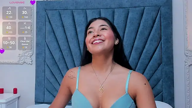 Snapshot of Leandra-Johnson chatting on April 2026 01:55:02 PM Leandra-Johnson online show from April 2026 01:55:02 PM