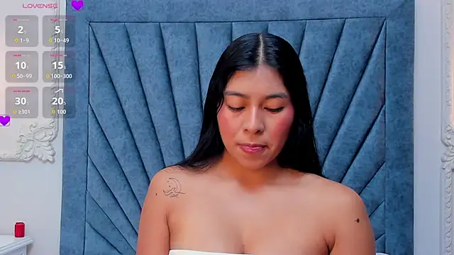 Snapshot of Leandra-Johnson chatting on April 2026 01:51:02 PM Leandra-Johnson online show from April 2026 01:51:02 PM