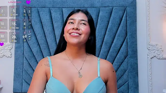 Snapshot of Leandra-Johnson chatting on April 2026 07:58:01 PM Leandra-Johnson online show from April 2026 07:58:01 PM