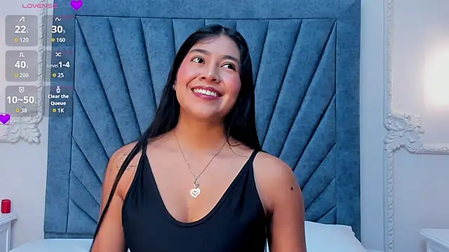 Snapshot of Leandra-Johnson chatting on April 2026 01:47:02 PM Leandra-Johnson online show from April 2026 01:47:02 PM