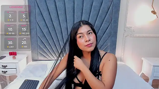 Snapshot of Leandra-Johnson chatting on May 2026 01:52:01 PM Leandra-Johnson online show from May 2026 01:52:01 PM