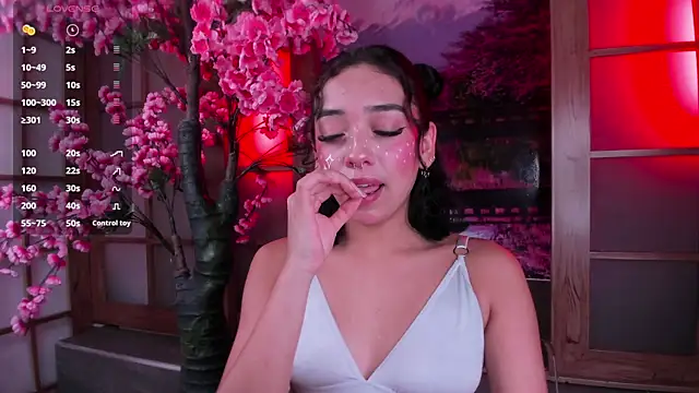 Snapshot of foxy_hannah chatting on April 2026 06:13:02 PM foxy hannah online show from April 2026 06:13:02 PM