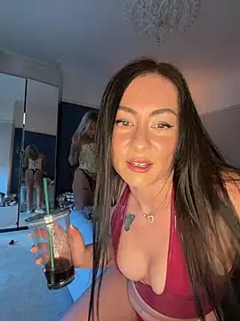 Snapshot of CherryVenomm chatting on April 2026 05:54:01 PM CherryVenomm online show from April 2026 05:54:01 PM