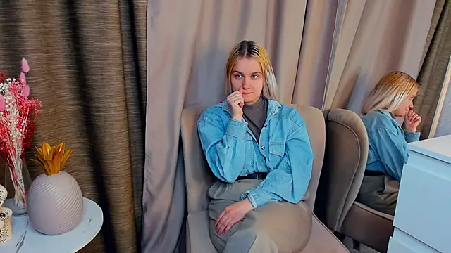 AveIinaStromain online show from March 2026 12:56:02 PM