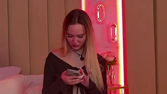 Snapshot of JuliaHotty_ chatting on March 2026 05:29:02 PM JuliaHotty online show from March 2026 05:29:02 PM