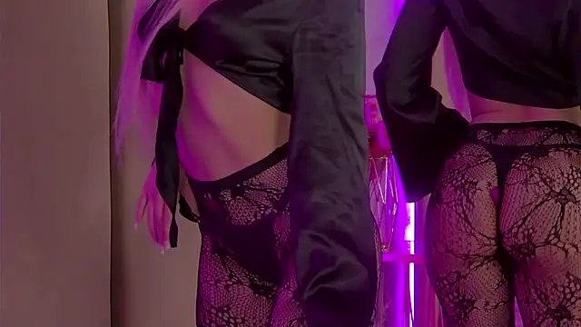 Snapshot of JuliaHotty_ chatting on April 2026 05:49:01 PM JuliaHotty online show from April 2026 05:49:01 PM