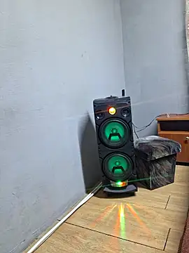 Minike75 online show from April 2026 03:46:02 PM