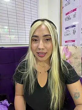 Snapshot of ManuelaVeeleez chatting on June 2026 03:59:02 AM ManuelaVeeleez online show from June 2026 03:59:02 AM
