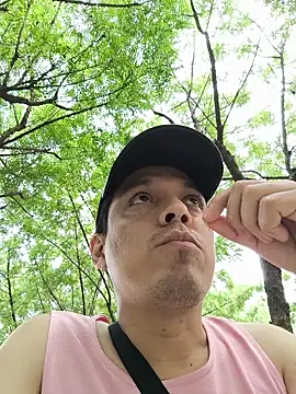 Snapshot of Lukaforge chatting on April 2026 08:31:02 PM Lukaforge online show from April 2026 08:31:02 PM