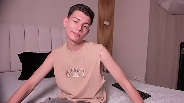 Snapshot of nicocrown chatting on March 2026 08:37:01 PM nicocrown online show from March 2026 08:37:01 PM