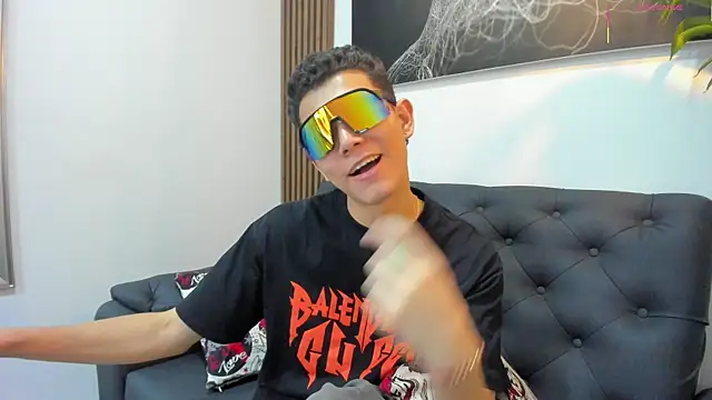 Snapshot of nicocrown chatting on March 2026 08:03:02 PM nicocrown online show from March 2026 08:03:02 PM