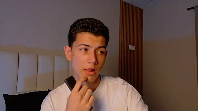 Snapshot of nicocrown chatting on March 2026 07:51:02 PM nicocrown online show from March 2026 07:51:02 PM