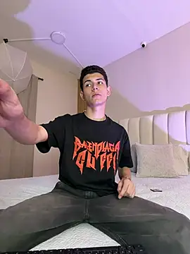 Snapshot of nicocrown chatting on March 2026 06:13:02 PM nicocrown online show from March 2026 06:13:02 PM