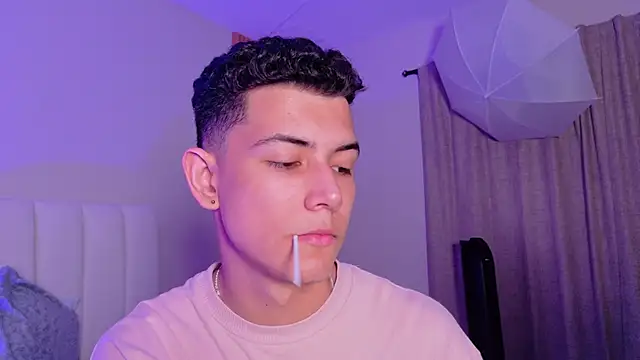 Snapshot of nicocrown chatting on March 2026 07:04:02 PM nicocrown online show from March 2026 07:04:02 PM