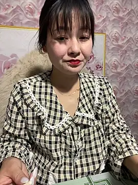 Snapshot of Little_Muse78 chatting on April 2026 01:42:02 PM Little Muse78 online show from April 2026 01:42:02 PM