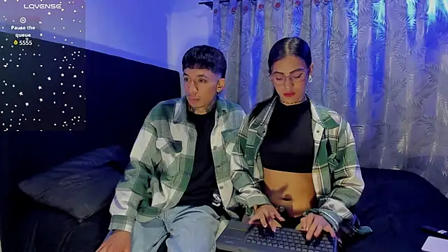 Snapshot of Valkiria_and_Roko chatting on April 2026 04:09:02 AM Valkiria and Roko online show from April 2026 04:09:02 AM